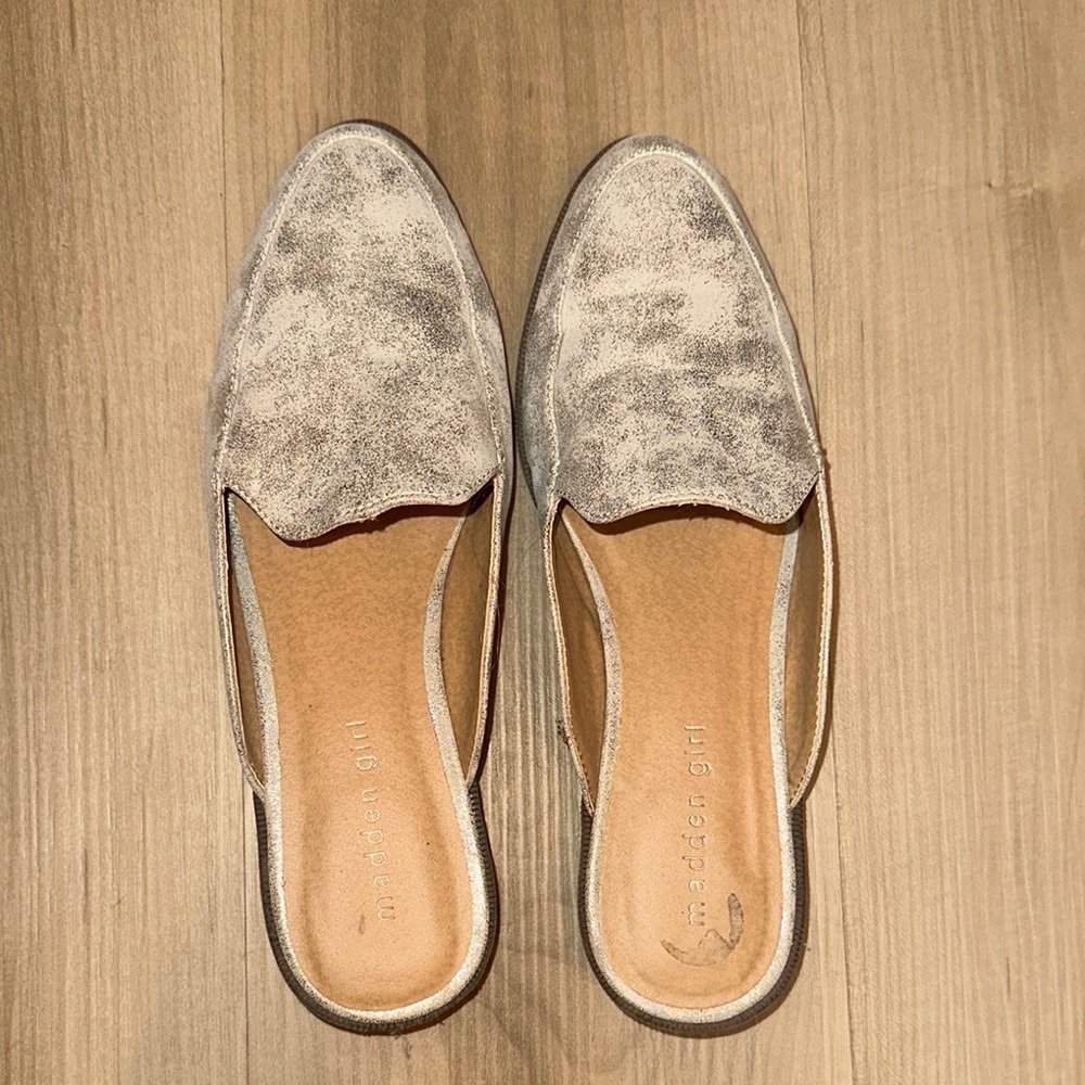 Sam Edelman Silver Mules with Suede Upper and Rounded Toe